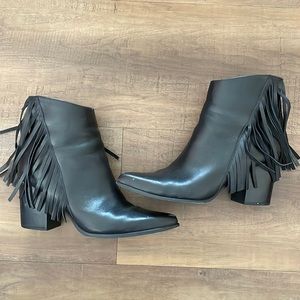 Black leather Steve Madden fringe booties